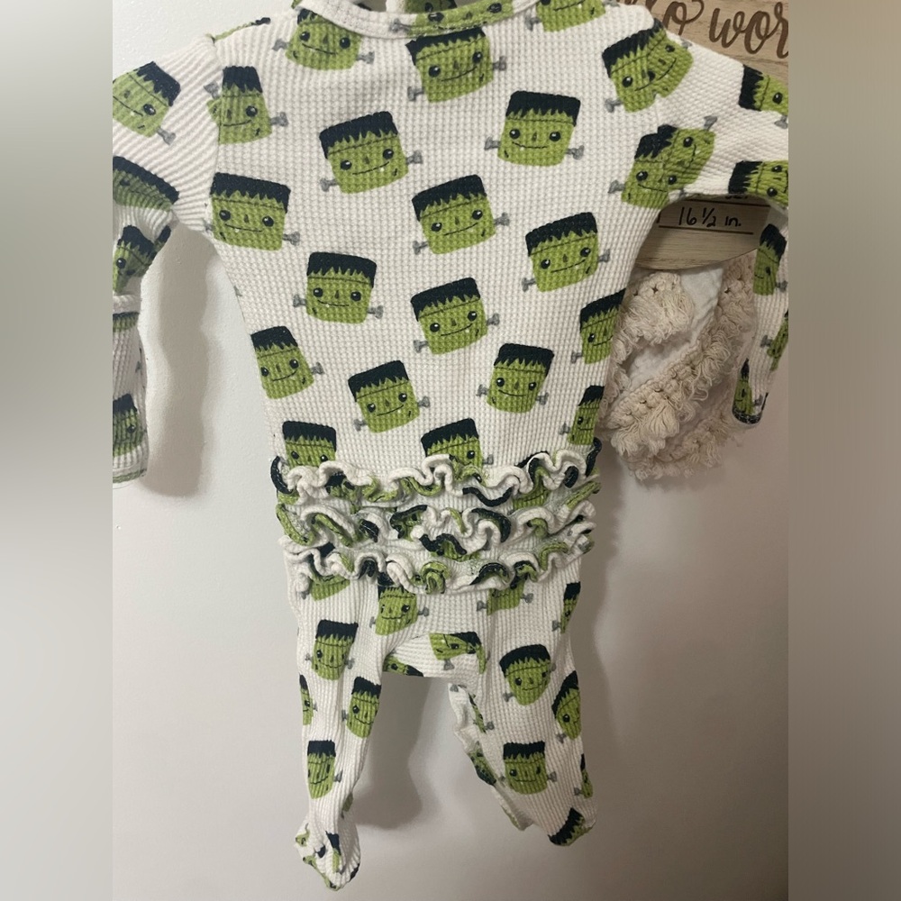 Spearmint love baby sleeper for Halloween 0-3
